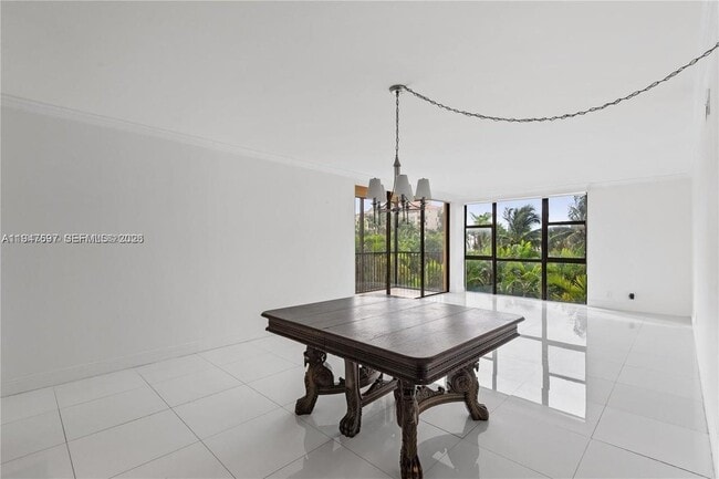 20335 W Country Club Dr in Aventura, FL - Building Photo - Building Photo