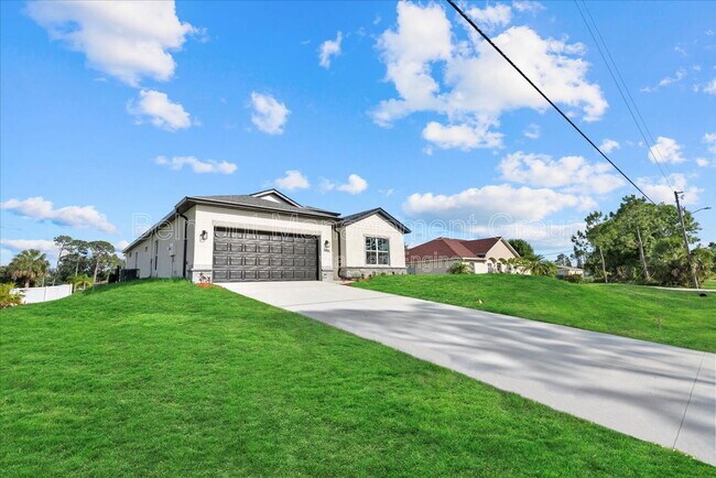 1486 Ardisia St in North Port, FL - Building Photo - Building Photo