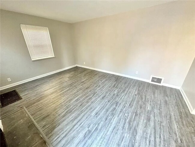 2714 Holmes Ave in Dayton, OH - Building Photo - Building Photo