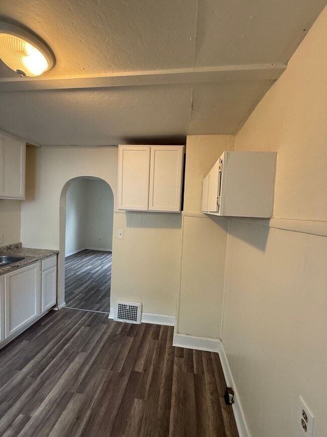 property at 1948 Long Ave