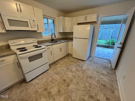 Room in House on Forge Rd in Durham, NC - Building Photo