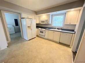 108 Laurens Ln in Colonial Heights, VA - Building Photo - Building Photo