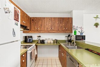 1717 Mott Smith Dr in Honolulu, HI - Building Photo - Building Photo