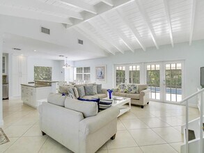 1310 Manor Dr in West Palm Beach, FL - Building Photo - Building Photo