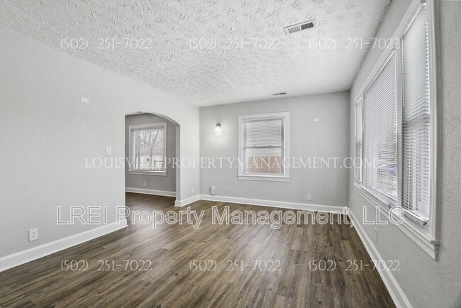 1141 Loretta St in Louisville, KY - Building Photo - Building Photo