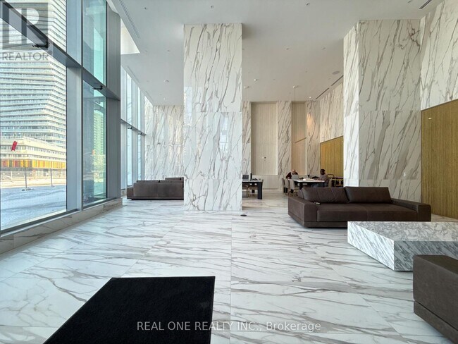 448 Burnhamthorpe Rd W in Mississauga, ON - Building Photo - Building Photo