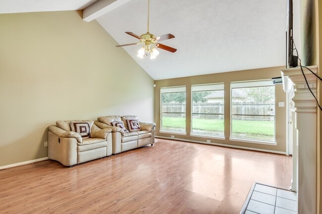 property at 317 Vantage Pointe Cir