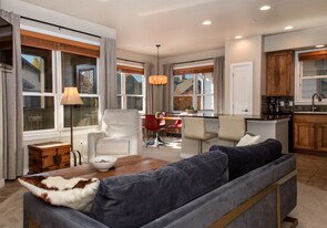 6008 St Moritz Dr in Whitefish, MT - Building Photo