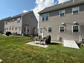 17 Riley Rd in Tyngsboro, MA - Building Photo - Building Photo