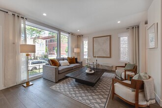 1304 N Lawndale Ave in Chicago, IL - Building Photo - Building Photo