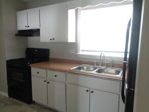 10748 S Harlem Ave in Worth, IL - Building Photo - Building Photo