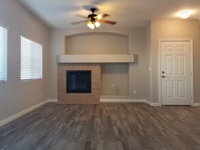 8668 Tom Noon Ave in Las Vegas, NV - Building Photo - Building Photo