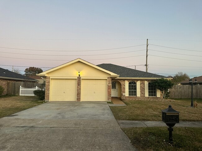 property at 3250 E Lafourche Ct