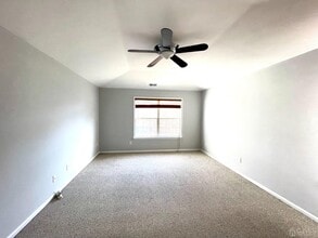 434 Waterford Dr in Edison, NJ - Building Photo - Building Photo