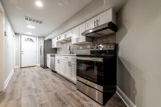 2249 W Taylor St in Chicago, IL - Building Photo - Building Photo