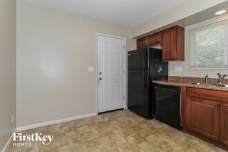 552 Waycross Rd in Cincinnati, OH - Building Photo - Building Photo