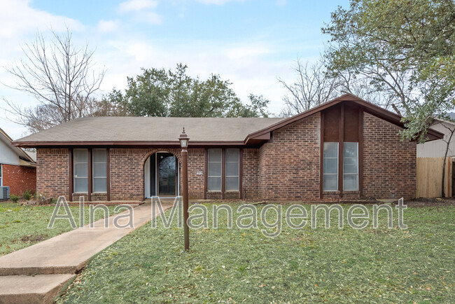 1816 Bolingbroke Pl in Fort Worth, TX - Building Photo - Building Photo