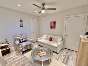 94 Main St in Westhampton Beach, NY - Building Photo - Building Photo