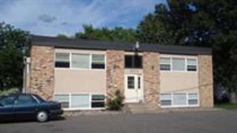 7673 E River Rd in Fridley, MN - Building Photo