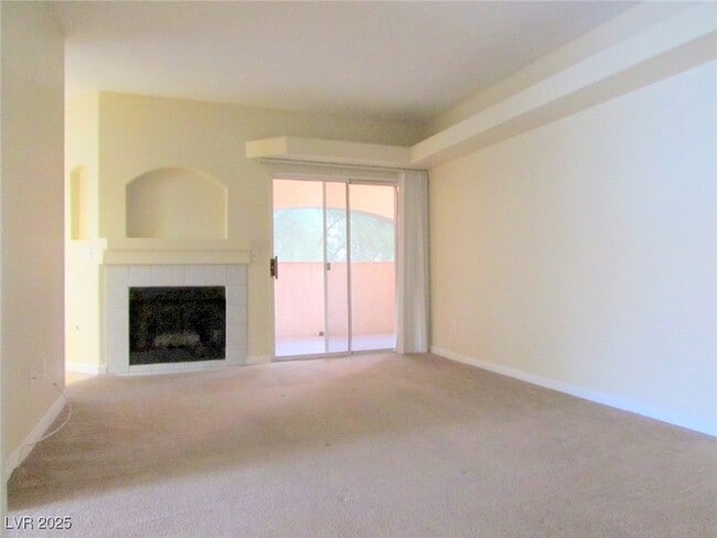 8416 White Eagle Ave, Unit 201 in Las Vegas, NV - Building Photo - Building Photo