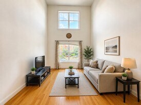 1304-1312-1312 Commonwealth Ave, Unit 6 in Boston, MA - Building Photo