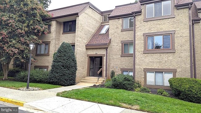 1657 Parkcrest Cir in Reston, VA - Building Photo - Building Photo