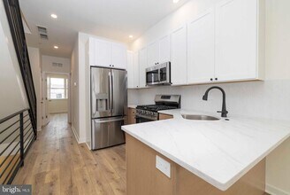 2350 Moore St in Philadelphia, PA - Building Photo - Building Photo