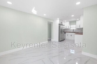 130 Virginia Ct in Englewood, FL - Building Photo - Building Photo