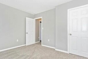 5803 Oleander Plz, Unit B in Frederick, MD - Building Photo