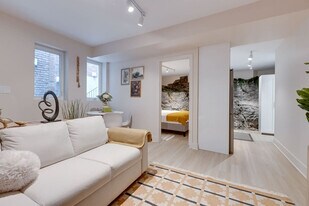 4050 Chem. de Trafalgar, Unit SI ID1385471P in Montréal, QC - Building Photo