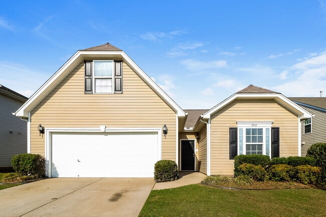 property at 2912 Village Center Dr