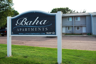 Baha Townhouses in Sioux Falls, SD - Building Photo - Building Photo