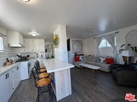 11617 Washington Pl in Los Angeles, CA - Building Photo