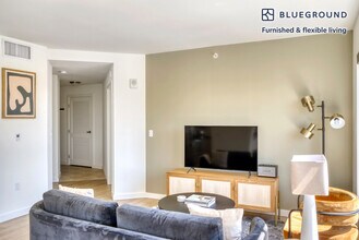 10351 NE 10th St-Unit -FL16-ID476 in Bellevue, WA - Building Photo - Building Photo