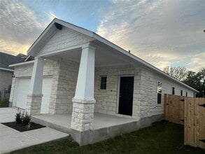 66 Bent Trl Ln in Andice, TX - Building Photo - Building Photo