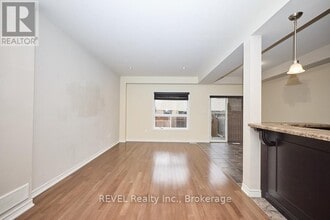 67 Redcedar Cresent in Hamilton, ON - Building Photo - Building Photo