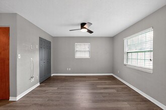 516 3rd Ave NE in Largo, FL - Building Photo - Building Photo