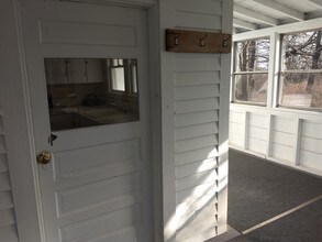 38 Snow Rd in Scarborough, ME - Foto de edificio - Building Photo