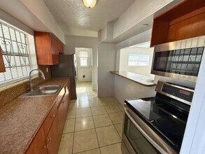 1711 NW 135th St in Miami, FL - Building Photo - Building Photo