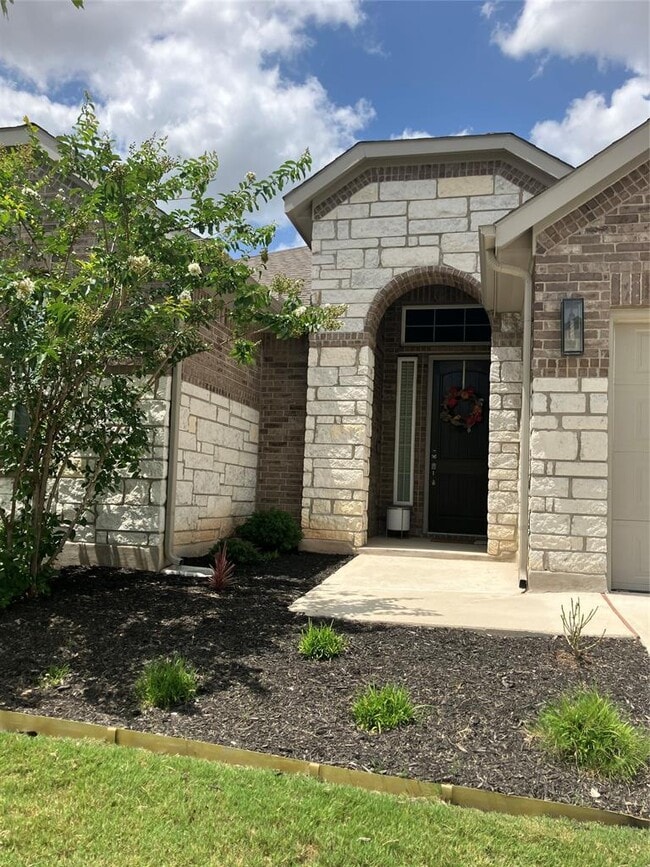 475 Gamble Dr in Buda, TX - Building Photo - Building Photo
