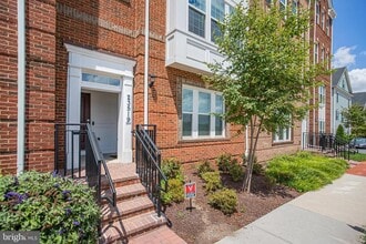 23519 Public House Rd in Clarksburg, MD - Building Photo - Building Photo