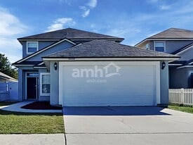 96024 Sunfish Ln in Yulee, FL - Building Photo