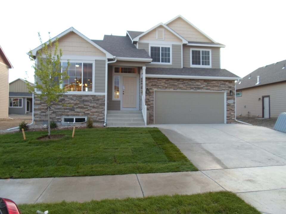 3455 Petrel Dr in Berthoud, CO - Building Photo