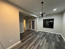 907 Walters Ln in Arlington, TX - Building Photo