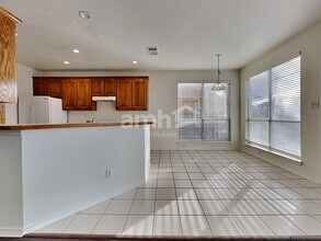 8751 Sunset Trace Dr in Fort Worth, TX - Foto de edificio - Building Photo