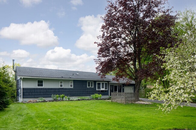 30 Housatonic Ave in Canaan, CT - Building Photo - Building Photo