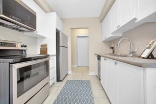 104 Rajah Street in Toronto, ON - Building Photo