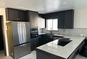 7428 Acoma Trl, Unit Acoma 2 in Yucca Valley, CA - Building Photo