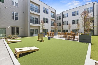 596 W 9th St in Dallas, TX - Foto de edificio - Building Photo