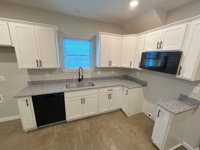 671 Pearce St in Memphis, TN - Building Photo - Building Photo